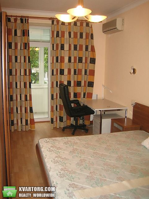 Rent out 3-room apartment. Киев, Питерская — photo 7