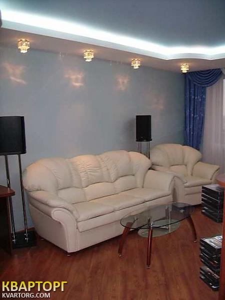 Rent out 2-room apartment. Днепропетровск, Строителей — photo 1