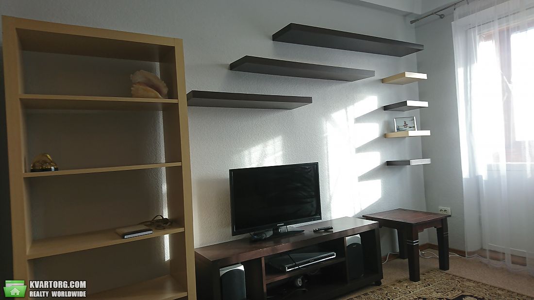 Rent out 2-room apartment. Киев, Курбаса Леся — photo 6