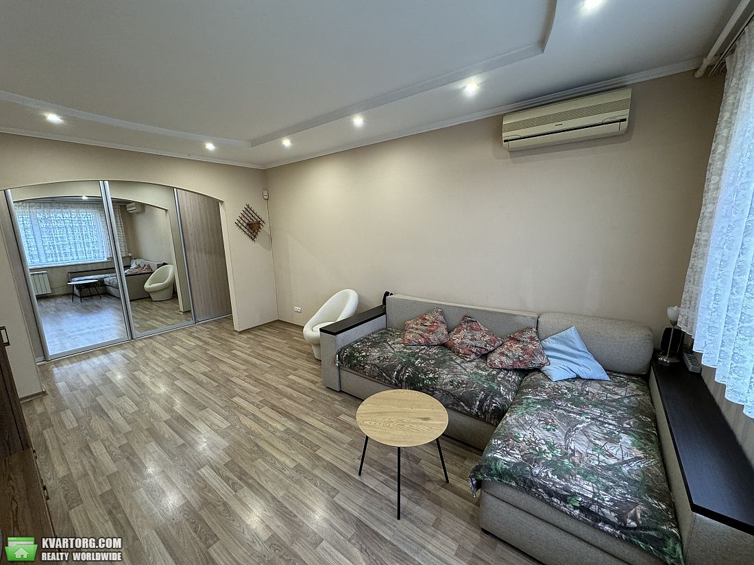 Rent out 3-room apartment. Киев,  Никольско-Слободская — photo 4