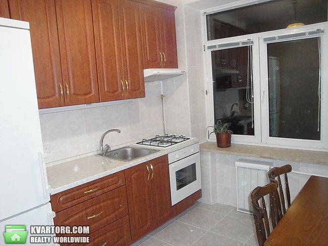 Rent out 2-room apartment. Киев,  Мазепы — photo 1