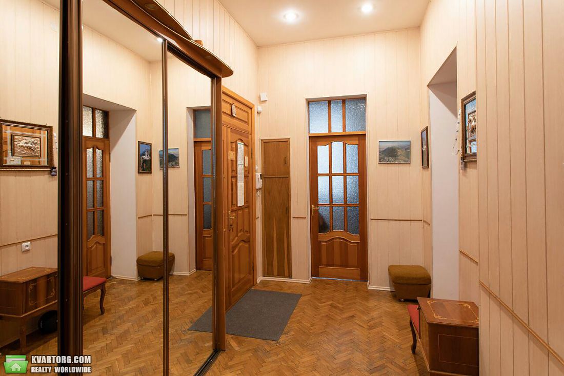 Sell 4-room apartment. Киев,  Лютеранская — photo 8