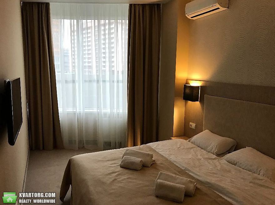 Rent out 2-room apartment. Киев,  Ахматовой — photo 1