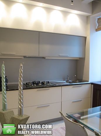 Rent out 2-room apartment. Киев,  Лютеранская — photo 1