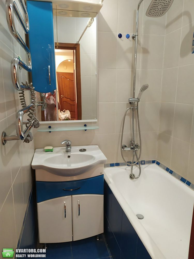 Rent out 2-room apartment. Киев,  Большая Васильковская — photo 3