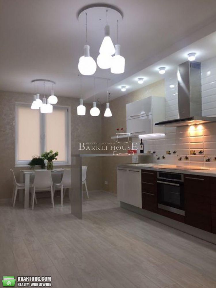 Rent out 2-room apartment. Киев,  Черновола — photo 3