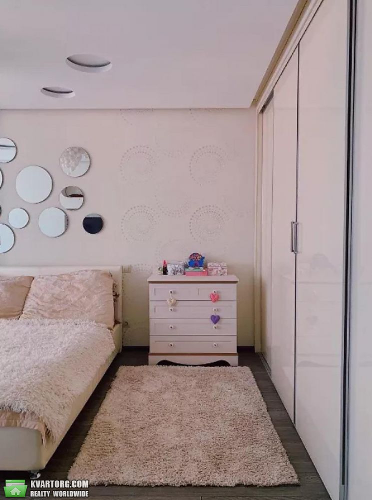 Rent out 3-room apartment. Киев,  Полтавская — photo 5