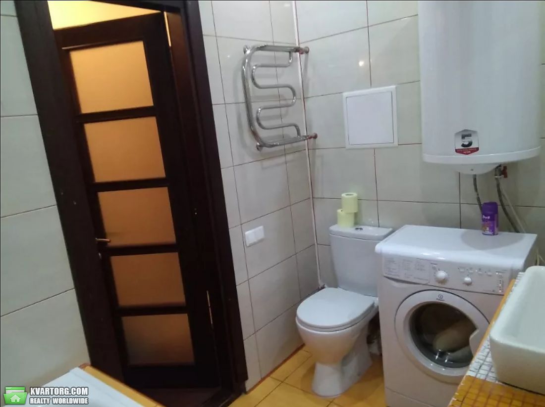 Rent out 2-room apartment. Киев,  Салютная — photo 6
