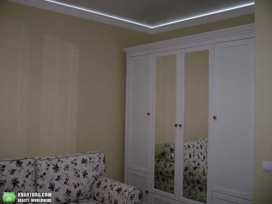 Rent out 2-room apartment. Киев,  Невская — photo 5