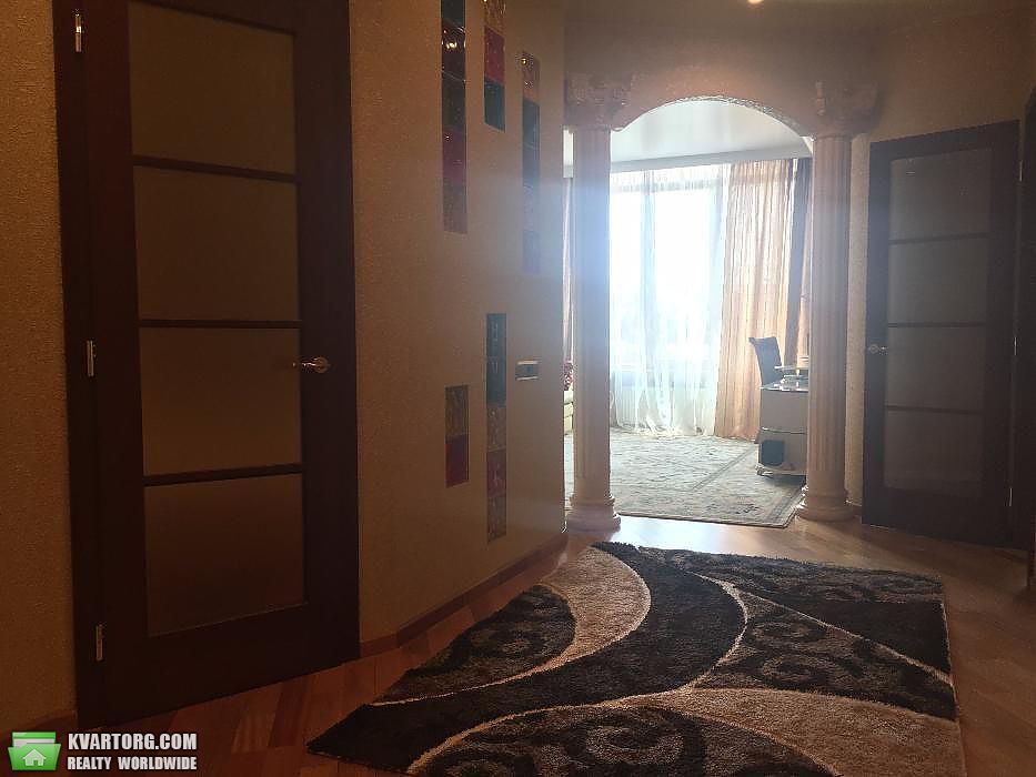 Rent out 2-room apartment. Киев,  Жилянская — photo 10