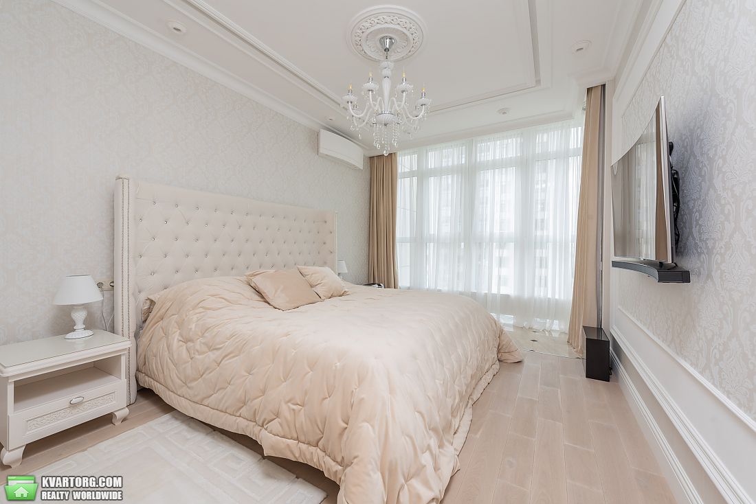 Sell 4-room apartment. Киев, Драгомирова ул. — photo 10