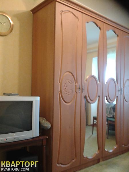 Rent out 1-room apartment. Киев, Жукова — photo 2