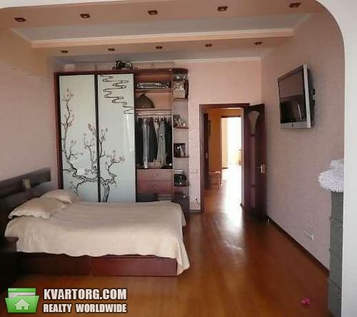 Rent out 3-room apartment. Киев, пр-т Героев Сталинграда — photo 1