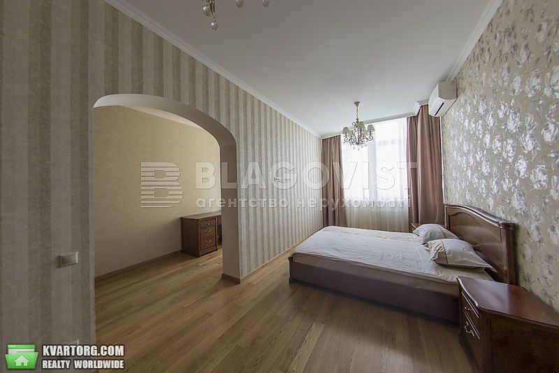 Rent out 2-room apartment. Киев,  Жилянская — photo 3