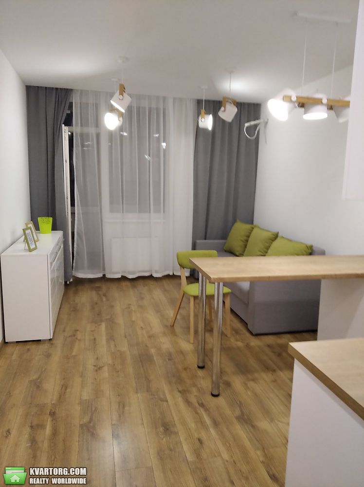 Rent out 1-room apartment. Киев, Полевая — photo 1