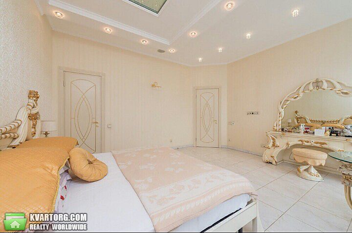 Rent out 3-room apartment. Киев,  Львовская пл — photo 2