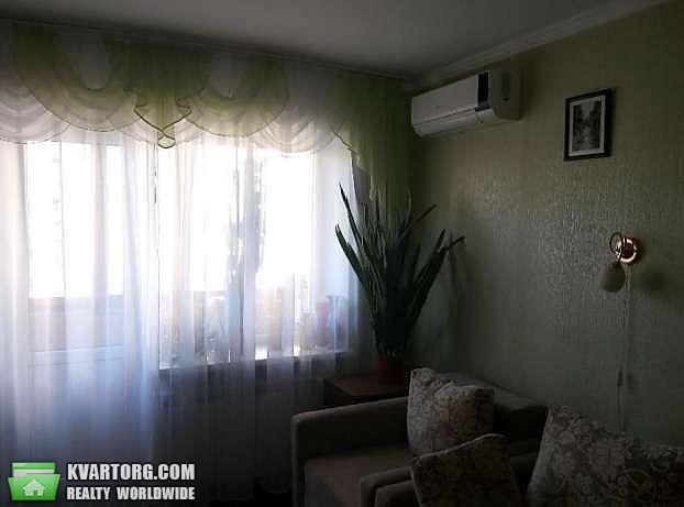 Sell 3-room apartment. Киев,  Кустанайская — photo 1