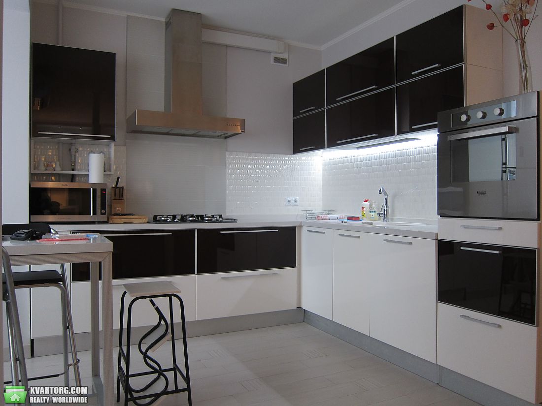 Rent out 2-room apartment. Киев, Ивана Франко — photo 1