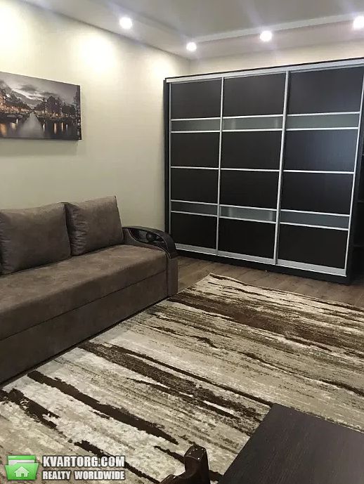 Rent out 2-room apartment. Киев,  Никольско-Слободская — photo 1