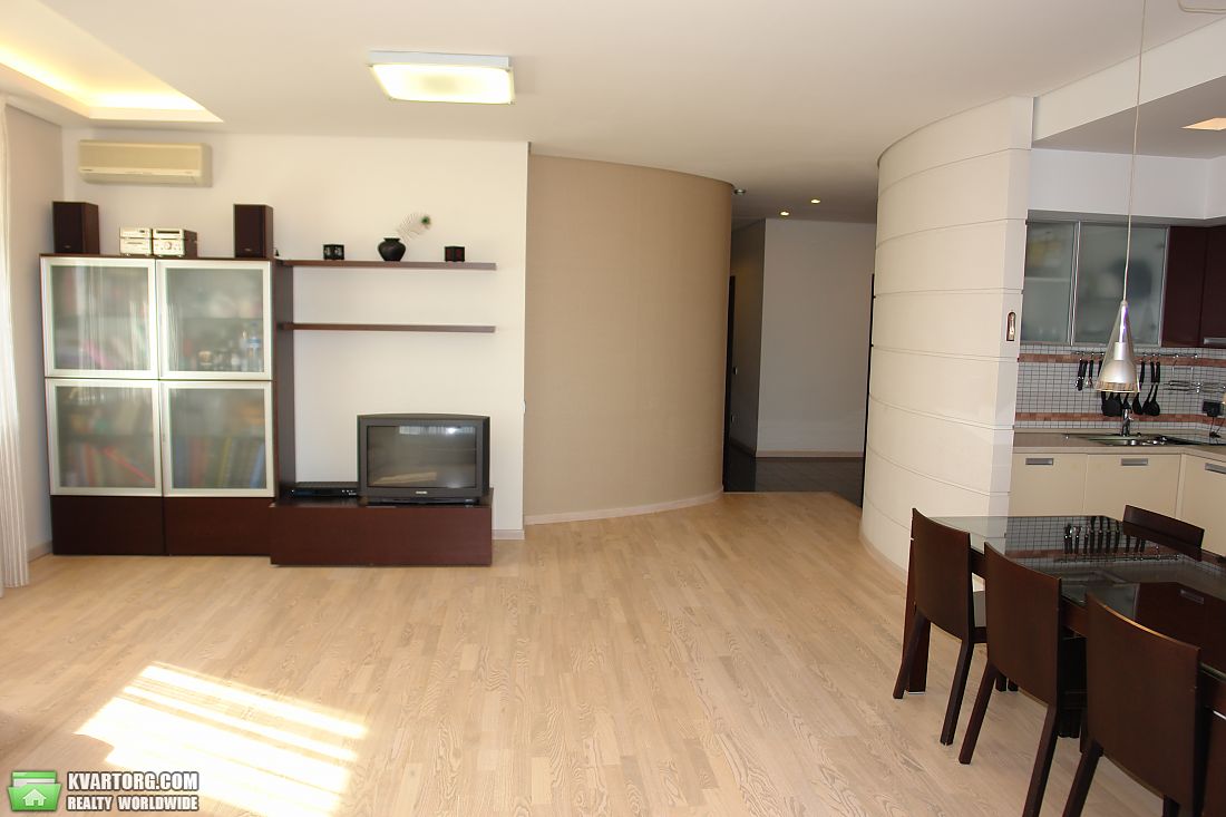 Rent out 4-room apartment. Киев, Провиантская — photo 5