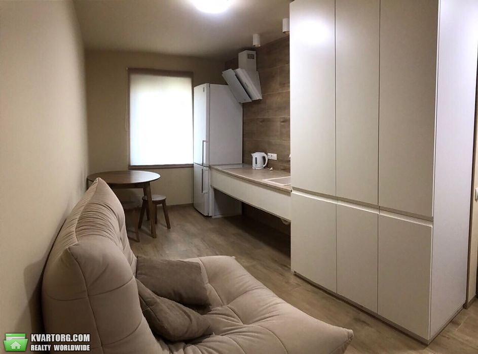 Sell 3-room apartment. Киев,  Лайоша Гавро — photo 1
