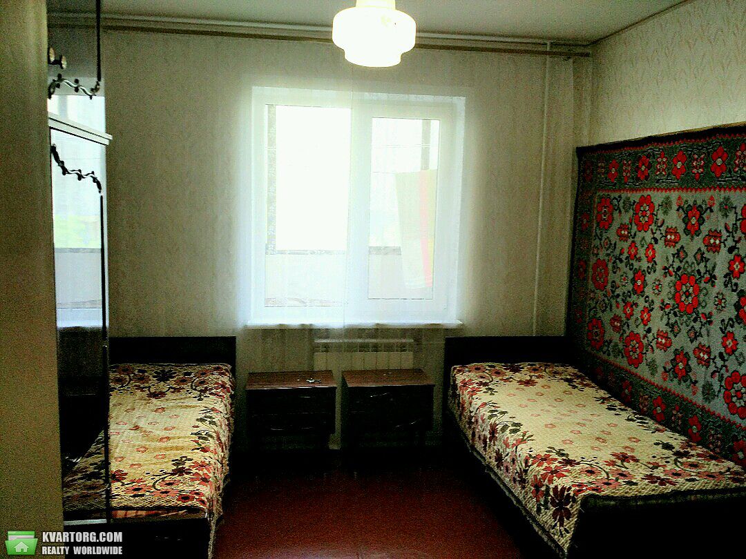 Rent out 2-room apartment. Киев,  Олейника — photo 4