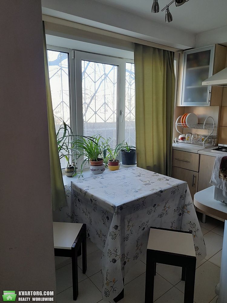 Rent out 1-room apartment. Киев, Миропольская — photo 2
