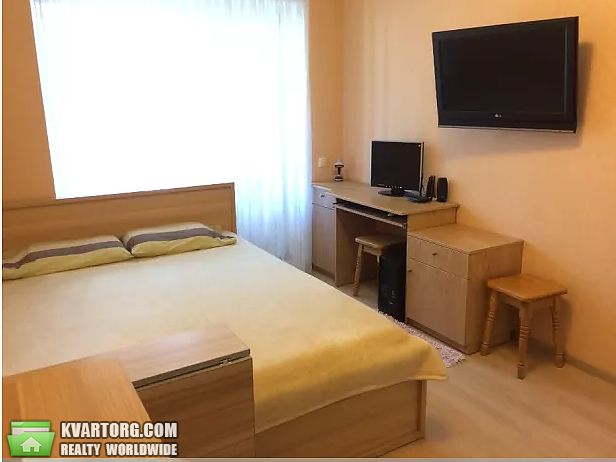 Rent out 2-room apartment. Киев,  Чистяковская — photo 3