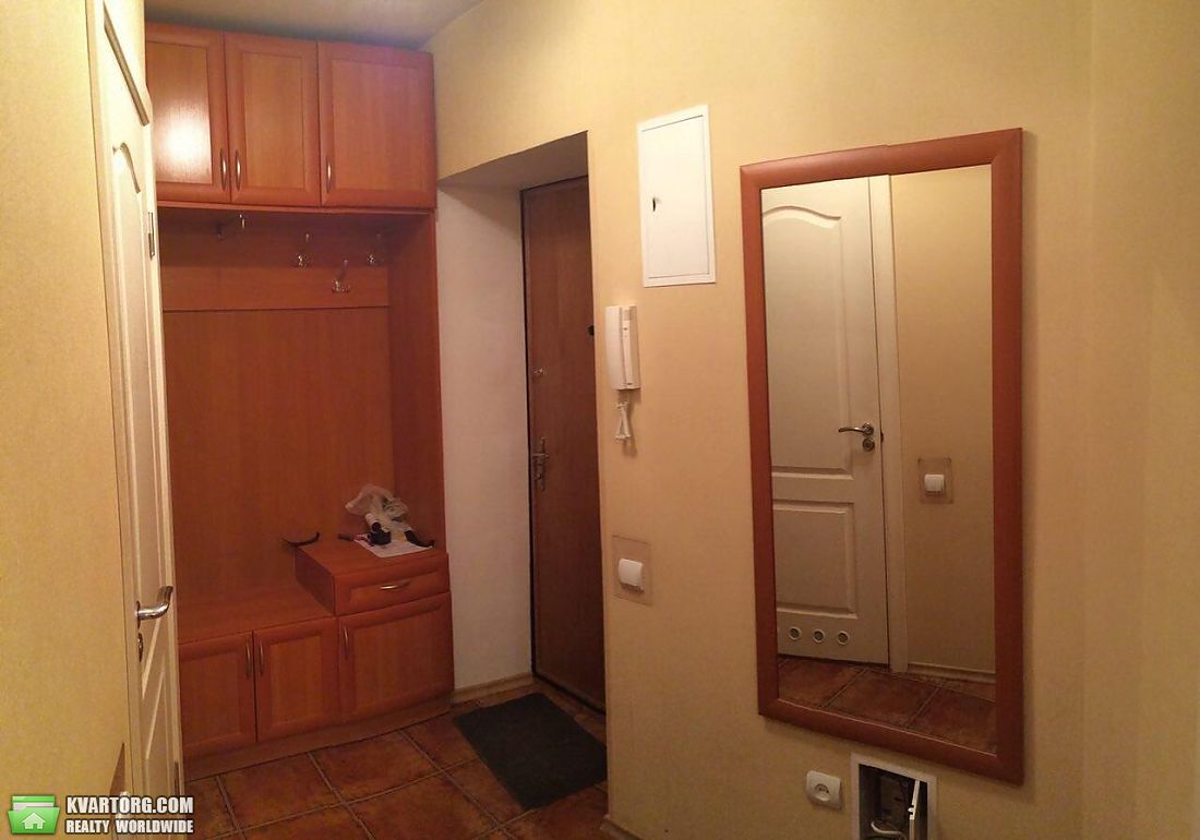Rent out 2-room apartment. Киев,  Кловский спуск — photo 10