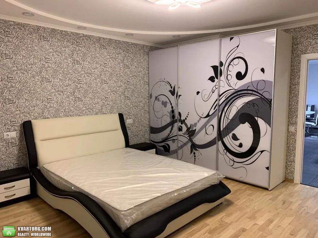 Rent out 4-room apartment. Киев,  Тычины пр — photo 9
