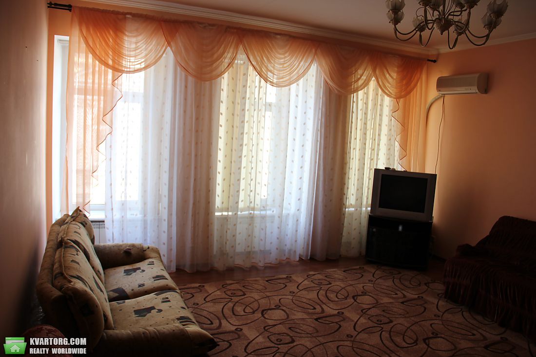 Rent out 2-room apartment. Одесса, Дерибасовская — photo 1