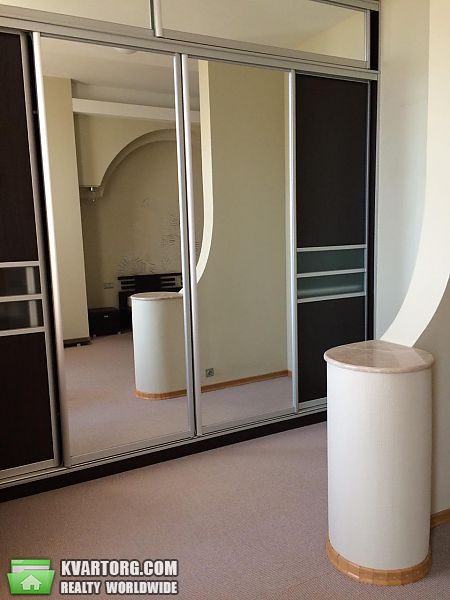 Rent out 3-room apartment. Киев, Шелковичная — photo 3