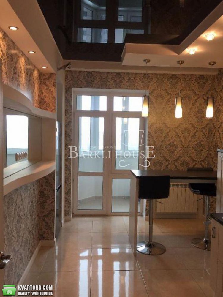 Rent out 1-room apartment. Киев,  Соломенская — photo 2