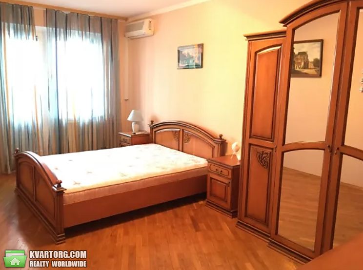 Rent out 3-room apartment. Киев,  Бажана — photo 1