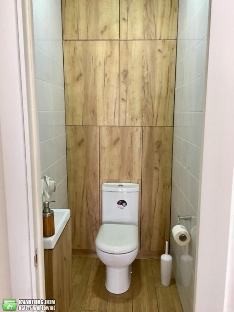 Rent out 3-room apartment. Киев, Данченко — photo 10
