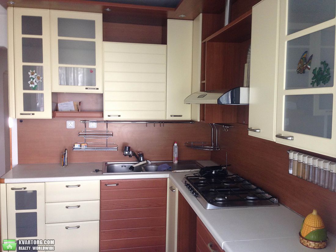 Rent out 3-room apartment. Киев,  Русановский бул — photo 1