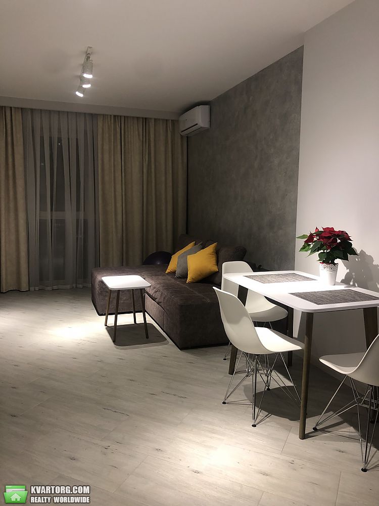 Rent out 2-room apartment. Киев,  Липковского — photo 4