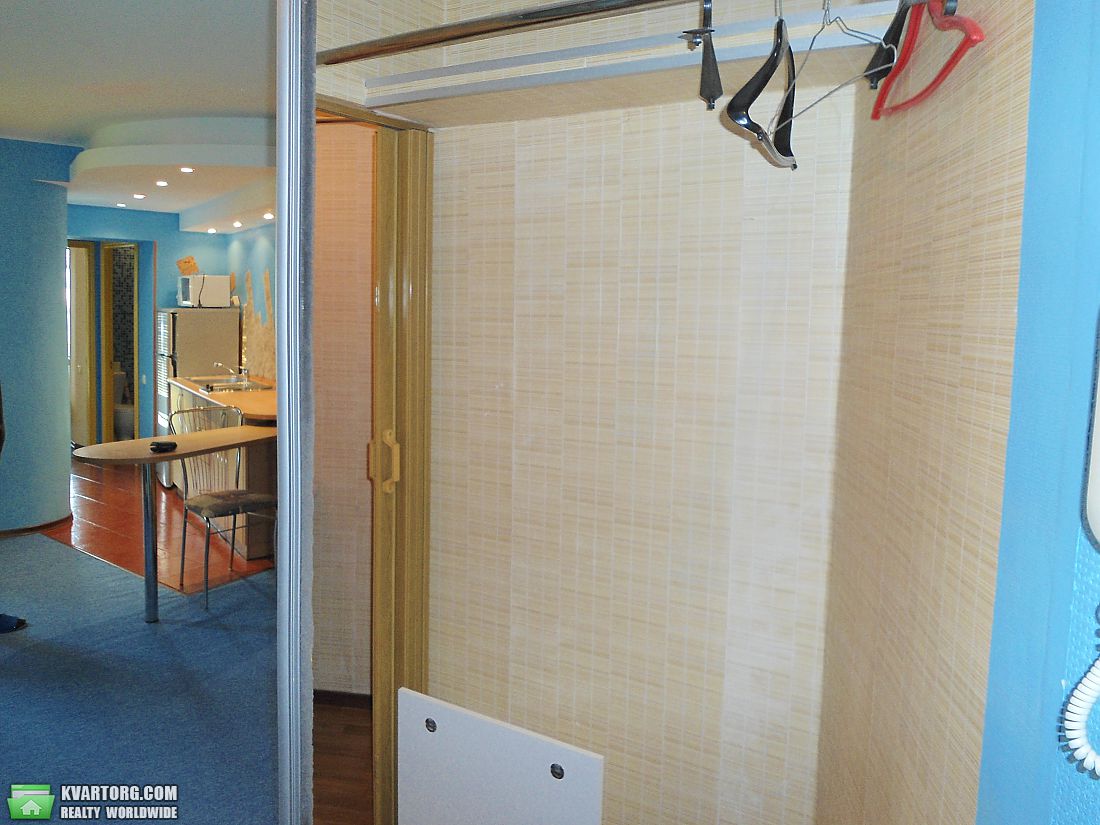 Rent out 1-room apartment. Киев, Шота Руставелли — photo 6