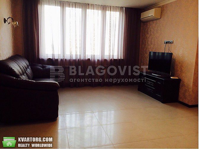 Rent out 3-room apartment. Киев,  Княжий Затон — photo 2