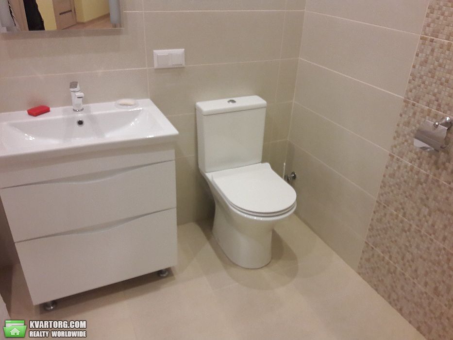 Rent out 2-room apartment. Киев,  Светлая — photo 4
