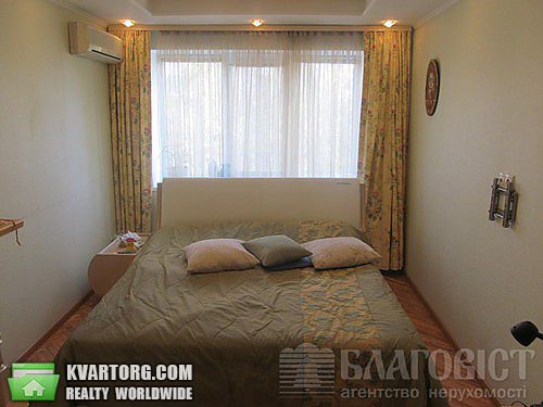 Sell 2-room apartment. Киев, Богомольца — photo 1