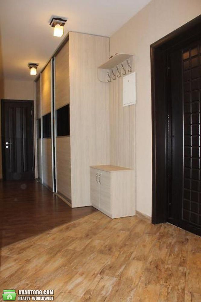 Rent out 2-room apartment. Киев, Сикорского — photo 10