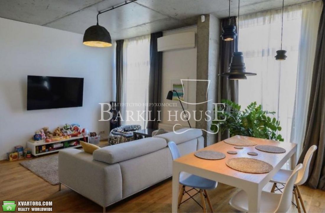 Rent out 3-room apartment. Киев, Регенераторная — photo 1