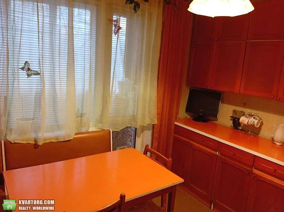 Rent out 2-room apartment. Киев,  Свободы пр — photo 3