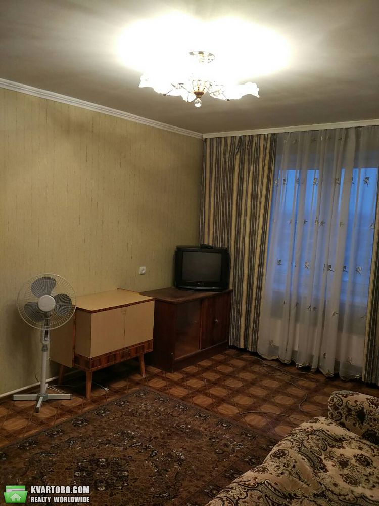 Rent out 1-room apartment. Киев, Драйзера — photo 1