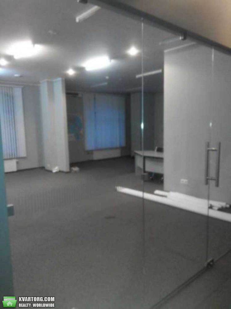 Rent out office. Киев, Нижнеюрковская — photo 1