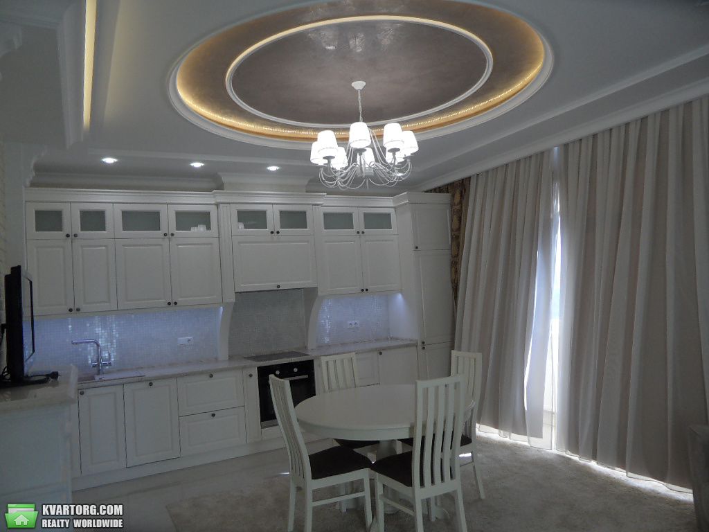 Rent out 3-room apartment. Одесса, Французский бульвар — photo 1