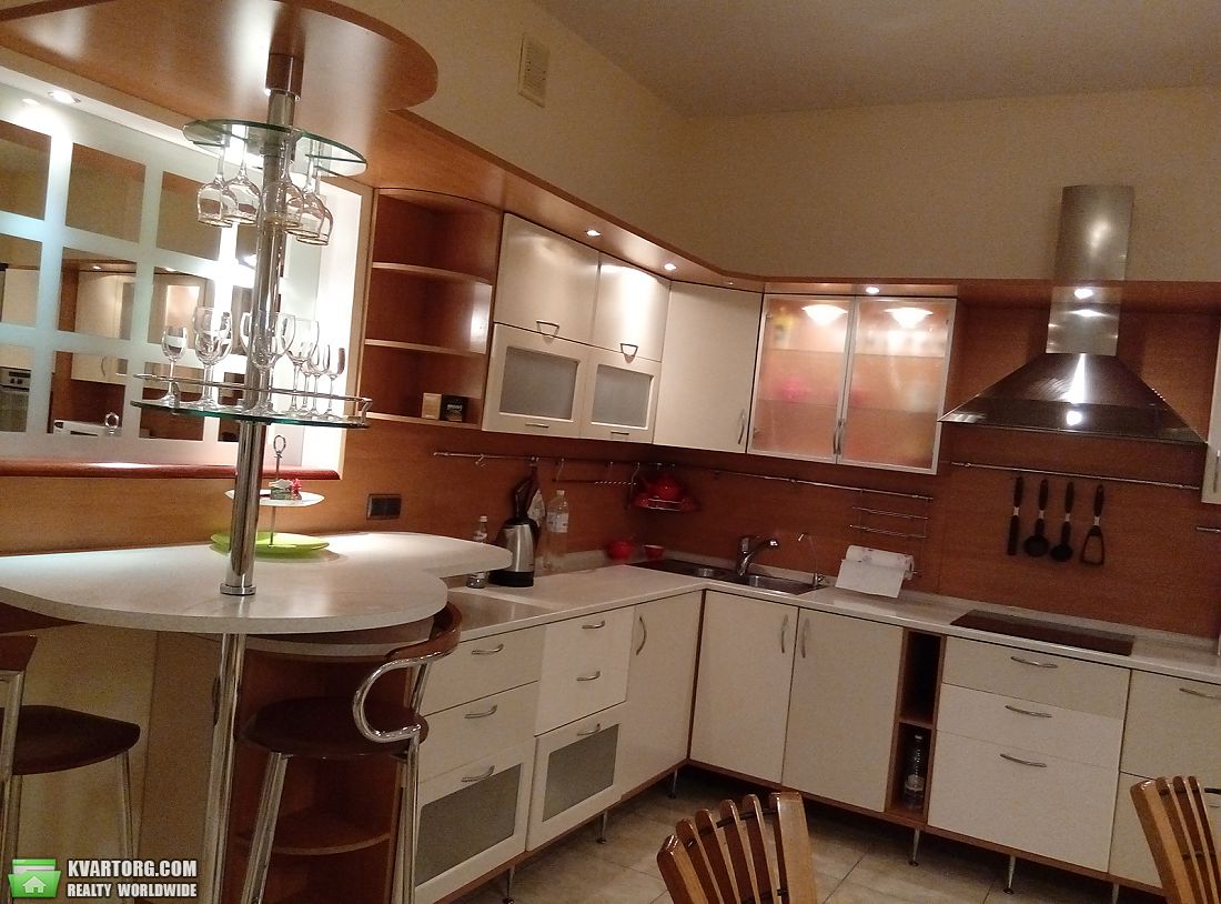 Rent out 3-room apartment. Киев,  Ковпака — photo 3
