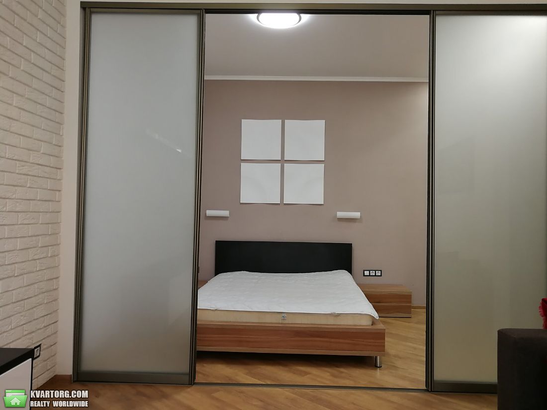 Rent out 1-room apartment. Киев,  Златоустовская — photo 1