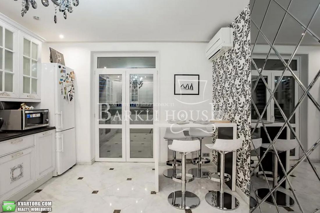 Rent out 3-room apartment. Киев,  Черновола — photo 3